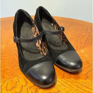 Clarks Shoes Clark's Bendable Black Patent & Suede Pumps